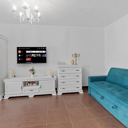 Piperaki Studio Vitan Boekarest Buitenkant foto